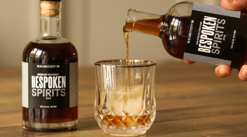 Jak się robi whisky? Firma Bespoken Spirits chce przyspieszyć proces produkcji i ominąć dojrzewanie w beczkach