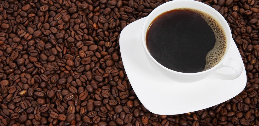 Kawa i kofeina – jaki wpływ na zdrowie ma codzienne picie kawy?