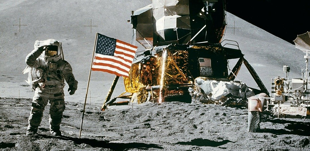 NASA wraca na Księżyc. Ruszają misje Artemis i Blue Ghost