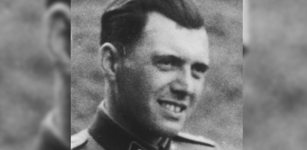 Niemieccy zbrodniarze wojenni. Josef Mengele w Auschwitz. Zdjęcie wykonane w 1944 roku