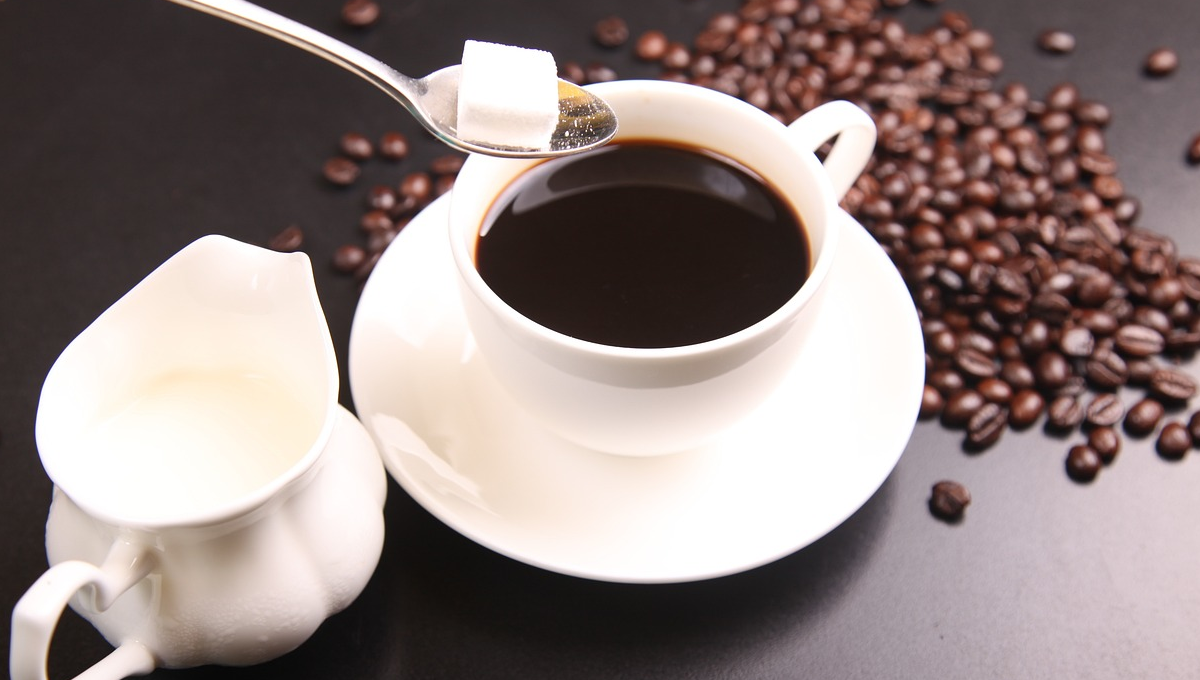 Kawa i picie kawy rano do śniadania - czy jest zdrowe? Foto: 旭刚 史 z Pixabay
